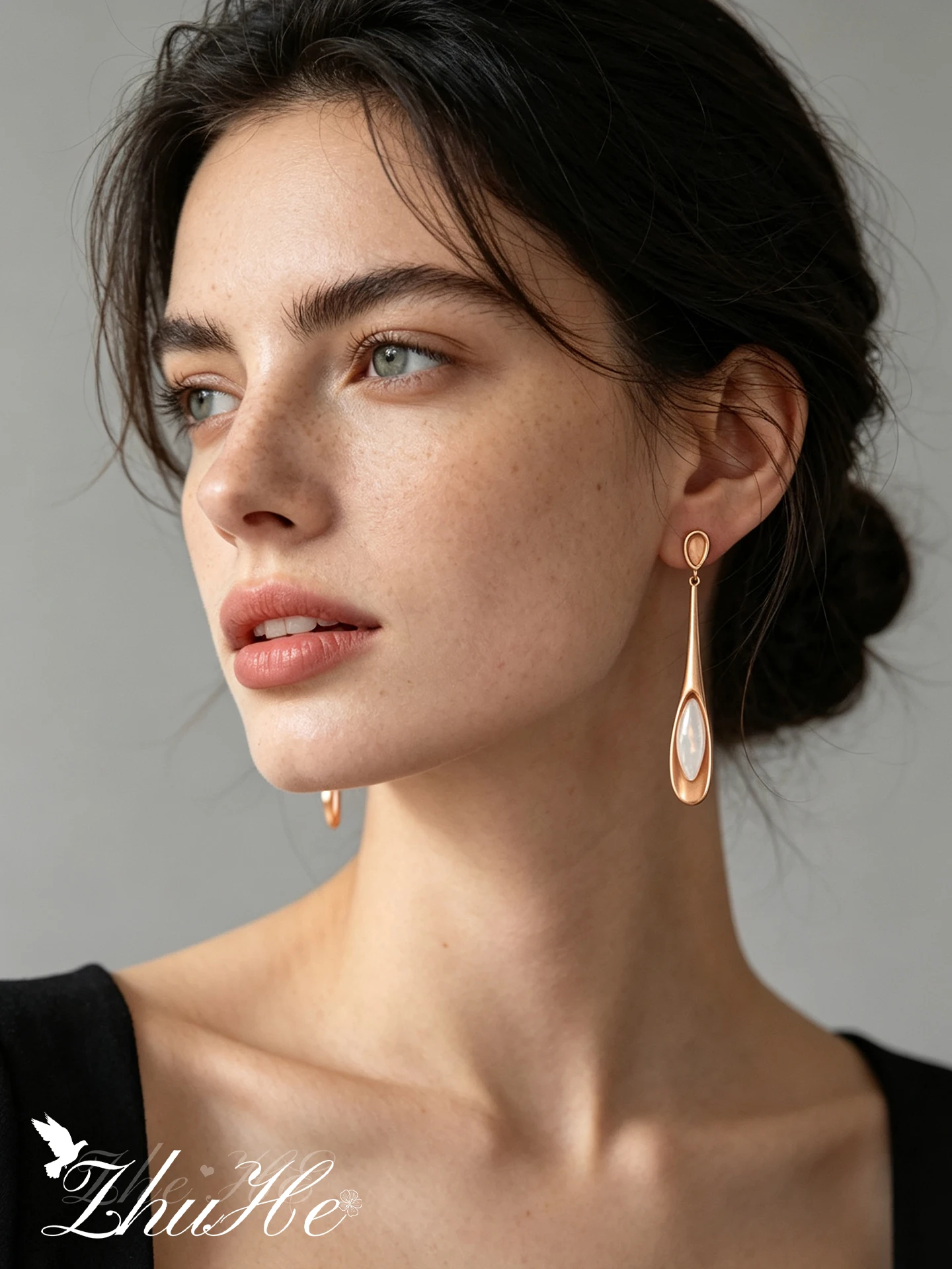 European French Style Teardrop Mother of Pearl Dangle Earrings for Women Oversized Long Niche Premium Light Luxury Unique Vibe