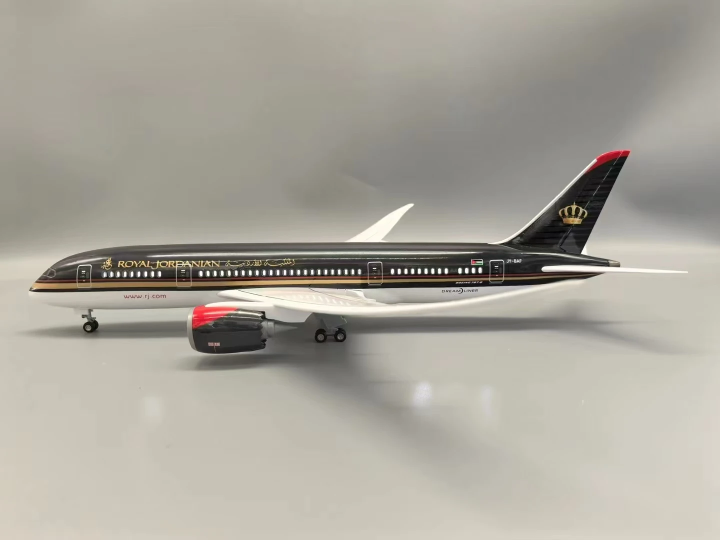 47CM Royal Jordanian Air Airline Airplane Model Toy 787 B787 Dreamliner Aircraft 1/130 Plastic Resin Plane Model