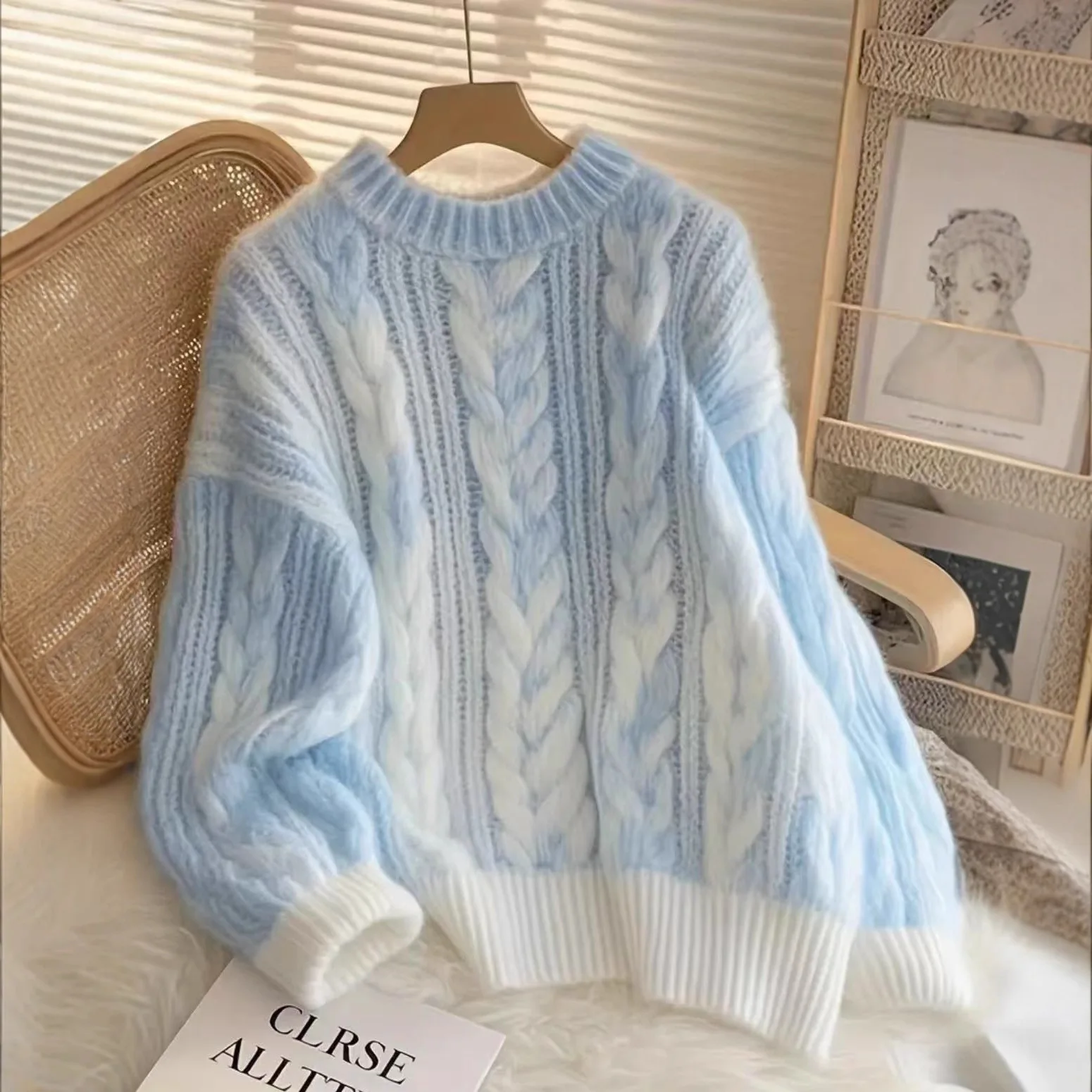 

New autumn and winter pullover knitted sweater blue gradual change round neck twist texture gradual change color sweater