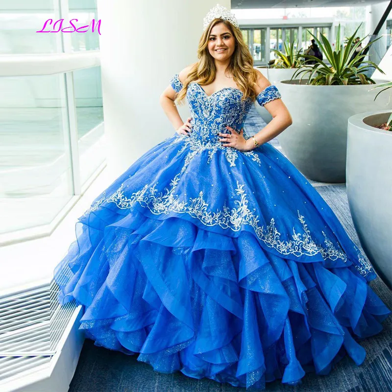 Blau Ballkleid Quinceanera Kleider Weg Schulter Lace up Zurück Cascading Rüschen Appliques Perlen Lange Formale Prom Party Kleid