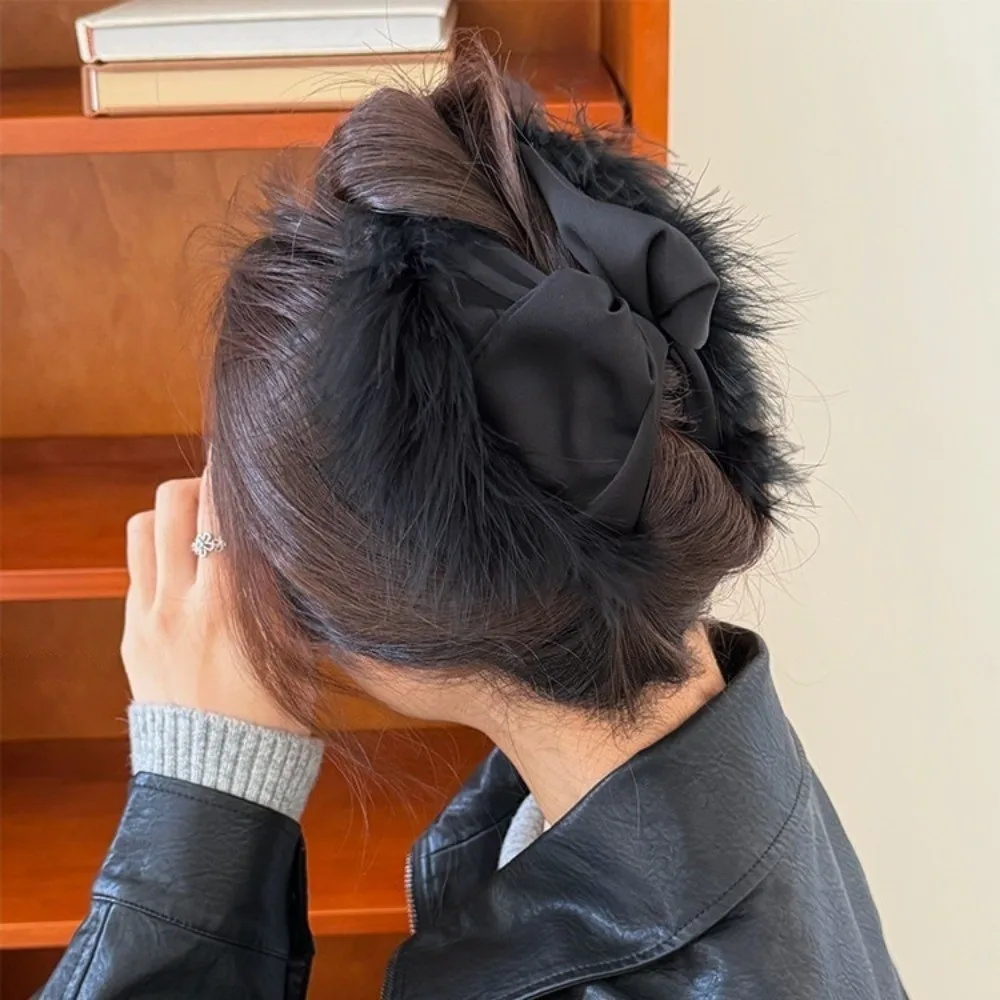 

Elegant Satin Triangle Shark Clip Plastic Korean Style Fluffy Feather Hair Claw Multi-layered Polyester Women Hairgrips Party