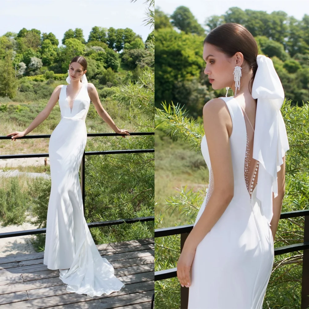 맞춤형 고품질 화이트 새틴 웨딩 드레스 기질 v 넥 캡 슬리브 민소매 채플 트레인 백리스 신부 가운