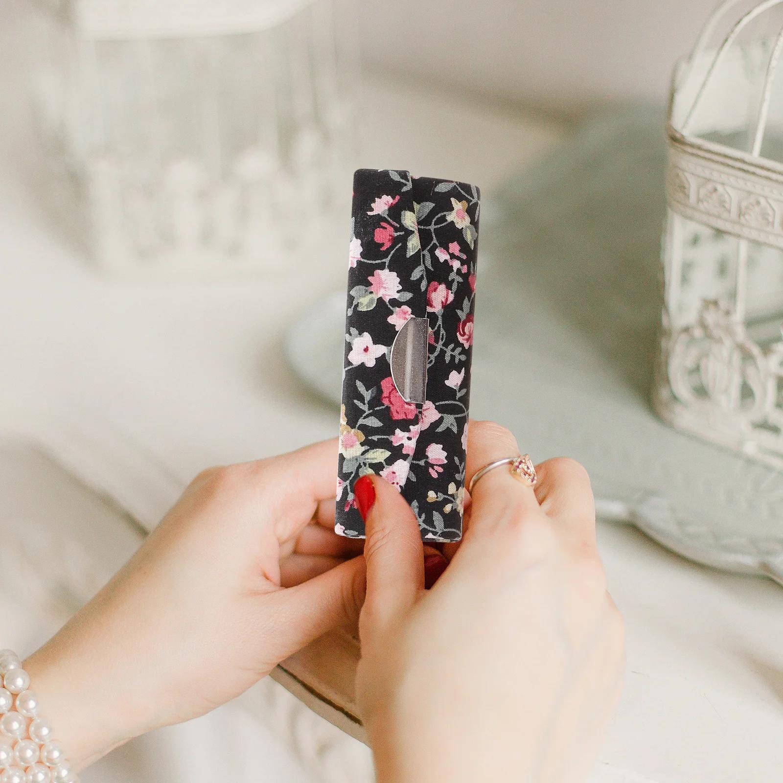 

4pcs Jewelry Box Small Lipstick Case With Mirror Portable Lipstick Holder For Women Travel Pu Storage Case