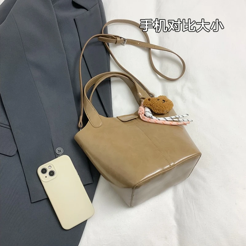 بو جودة عالية سعة كبيرة حمل الحقائب الصلبة سستة الكلاسيكية تخفيف نمط المرأة حقائب كتف 2025 موضة رائجة البيع حقيبة #2