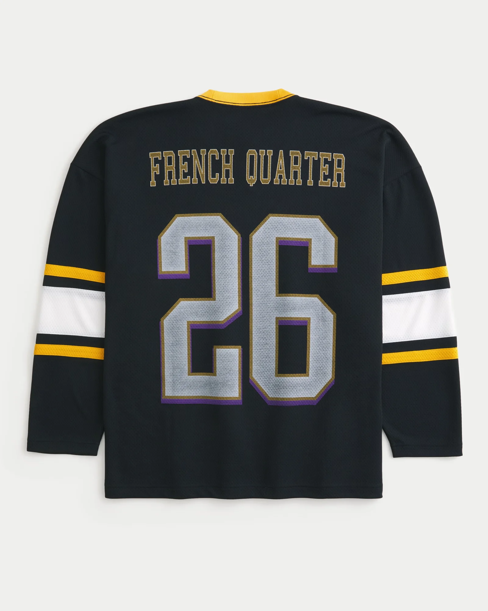 في الخريف والشتاء، الولايات المتحدة مشهورة للملابس الرياضية المصنوعة من القطن الخالص والمخمل، بأكمام طويلة غير رسمية.