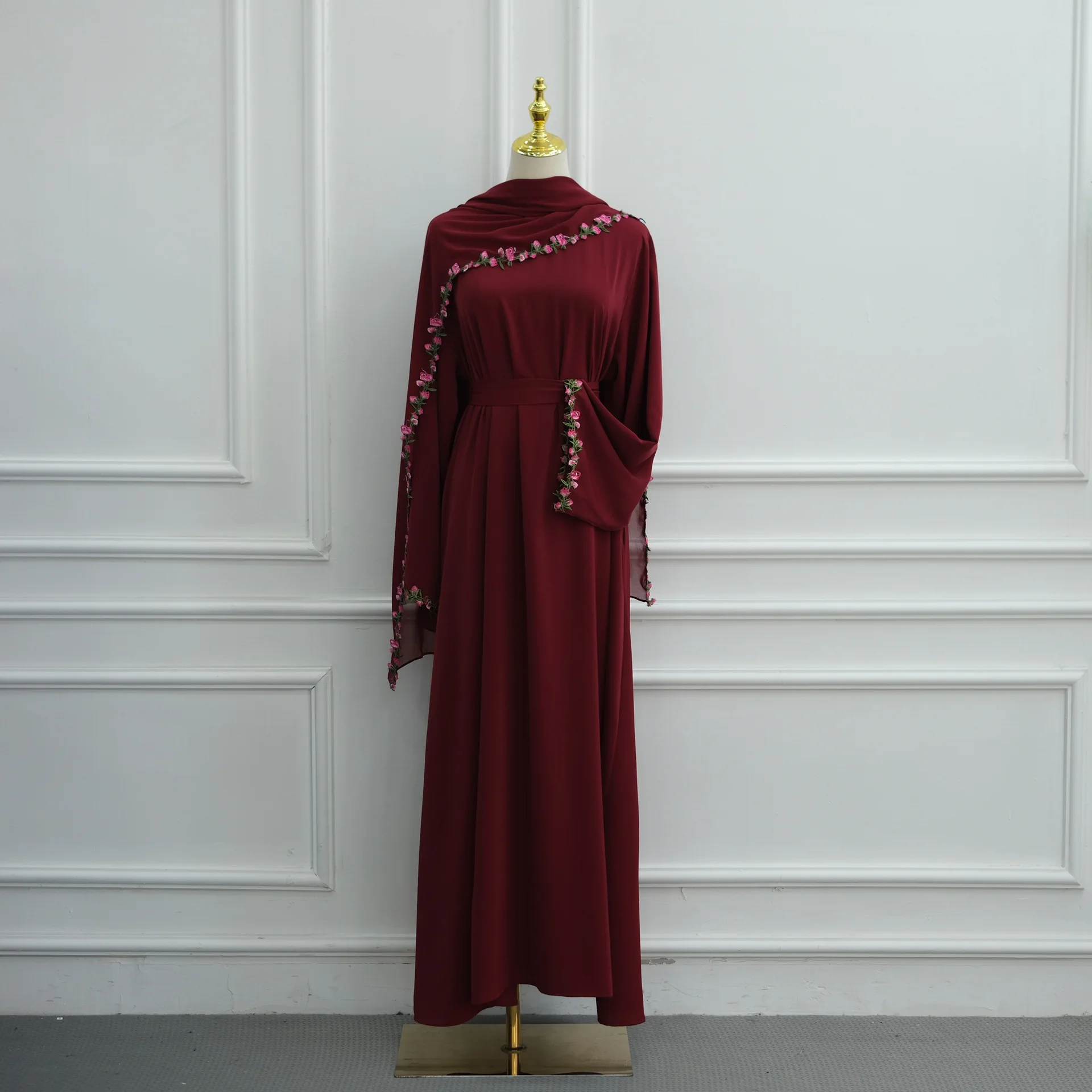 Zahraa Damenkleider Islamische Kleidung Freizeitkleid Spitzenblumen Neues Weiches Nida Geschlossenes Abaya Muslimisches Kleid mit Passendem Hijab – Detail 17