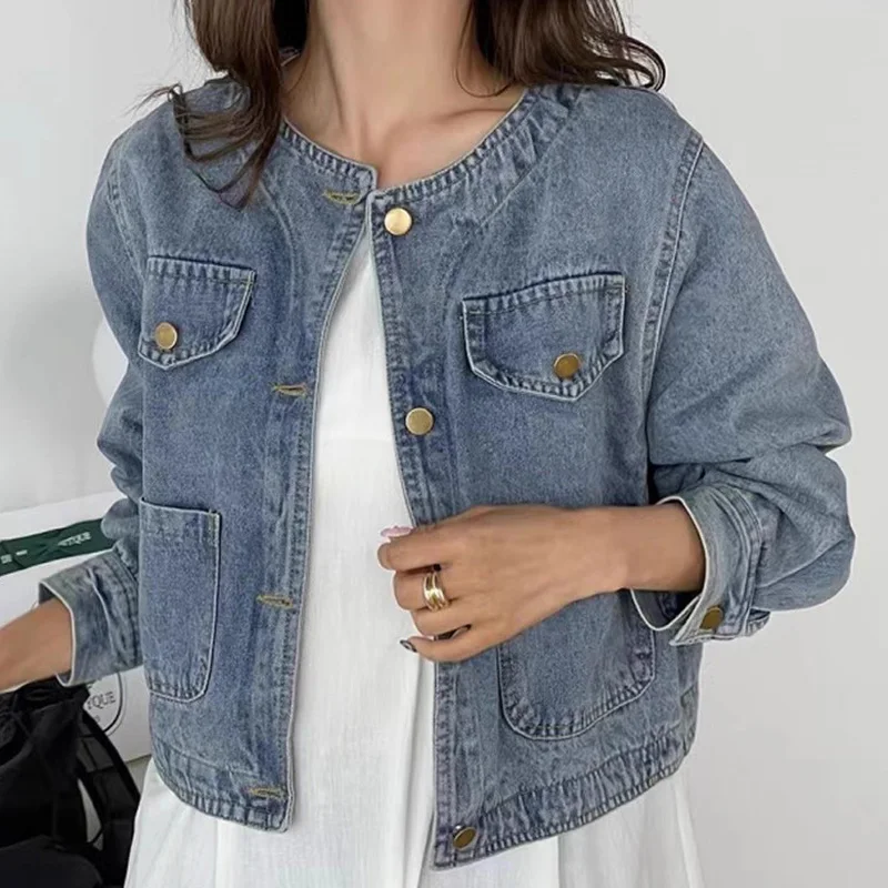 

Clothland Women Stylish Denim Jacket Single Breasted Long Sleeve Pockets Female Outwear Casual Tops Mujer CB171
