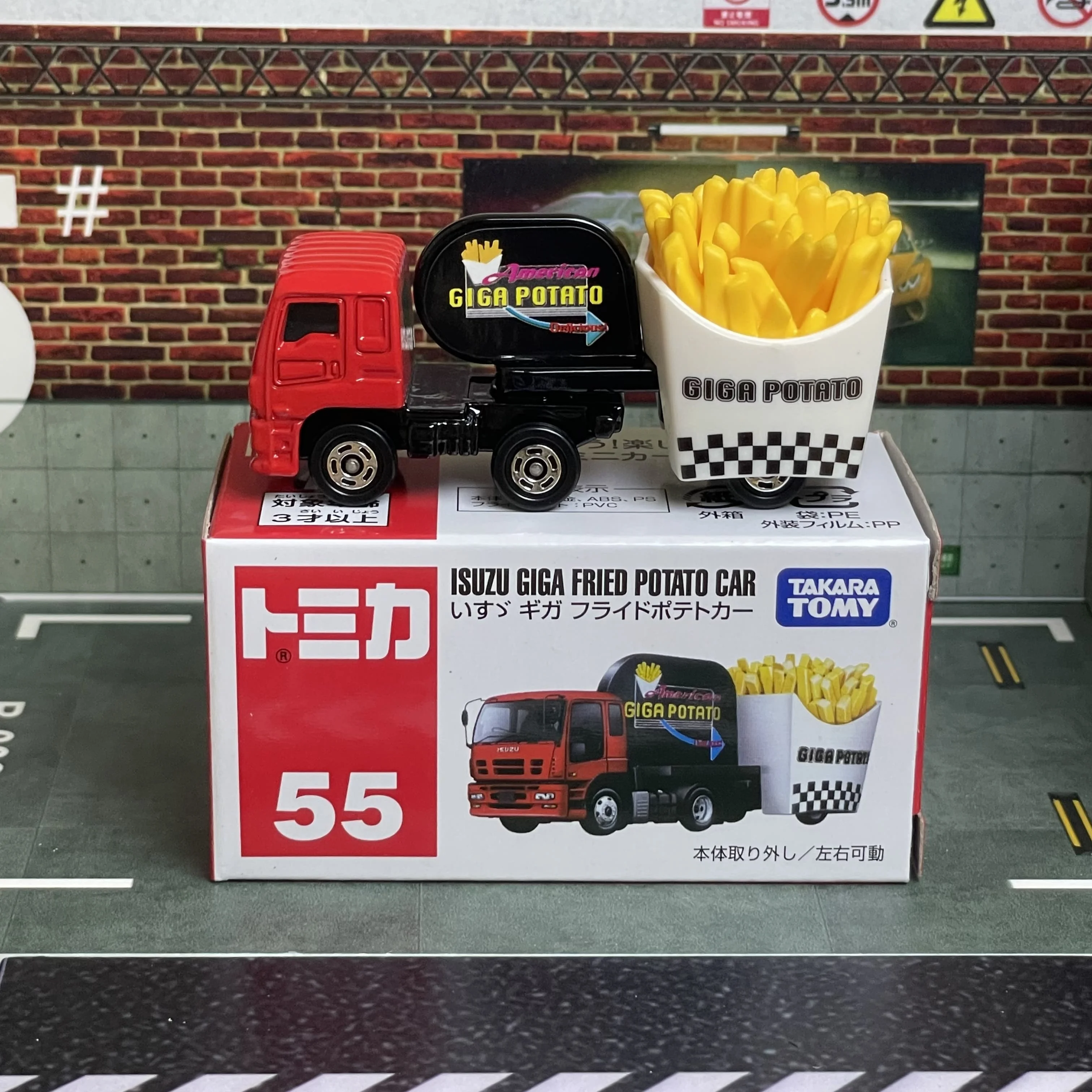 Takara Tomy Tomica, coche de aleación estática de fundición No.55 Isuzu Giga, vehículo de patatas fritas, modo de Metal fundido a presión, colección de juguetes para niños