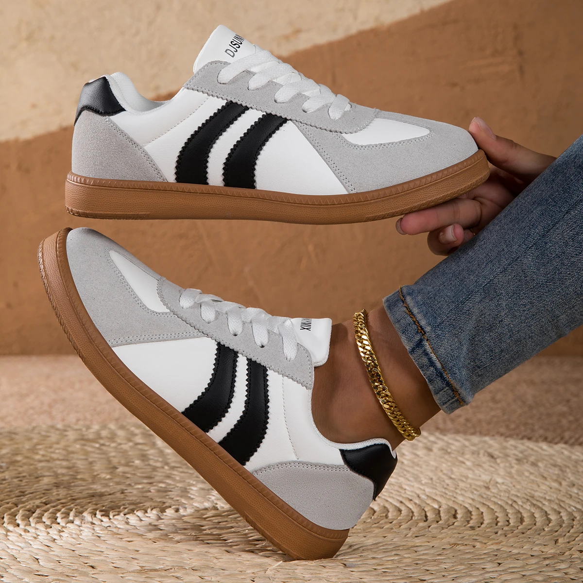Women Daily Walking Board Shoes Retro Suede Patchwork Casual Sneakers Unisex Lace Up Gum Sole Flat Skate Shoes Vintage