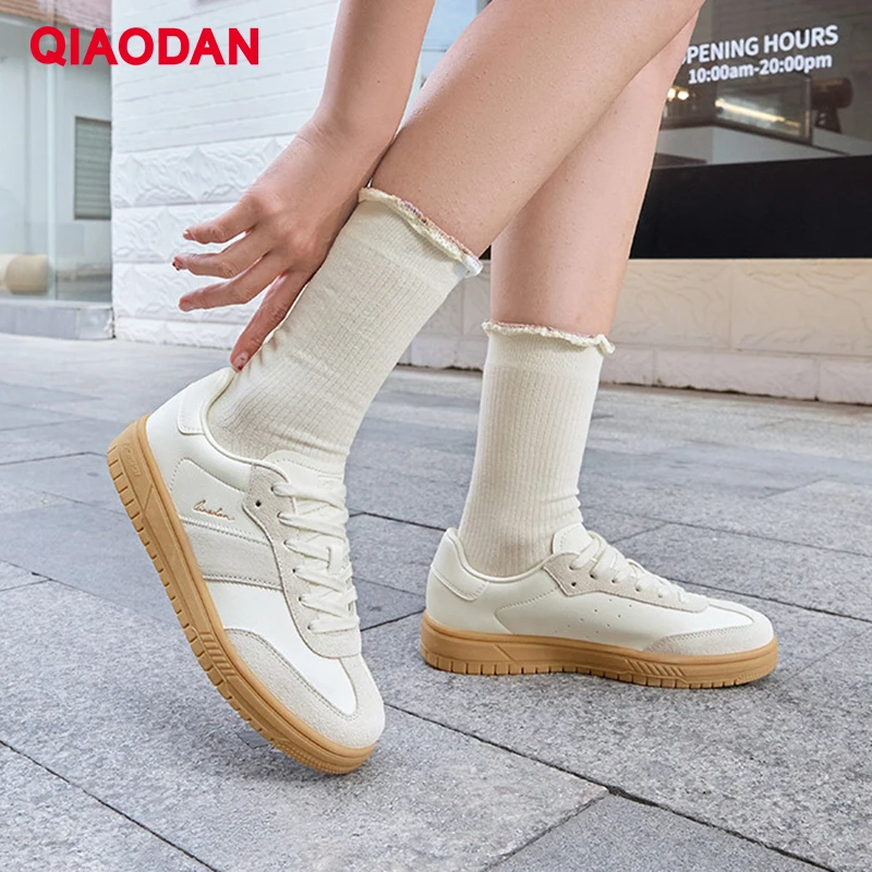

QIAODAN Women T-strap Skateboarding Shoes 2025 New Spliced Matching Couple Set Lightweight Sportwear Sneakers QXL052251530R