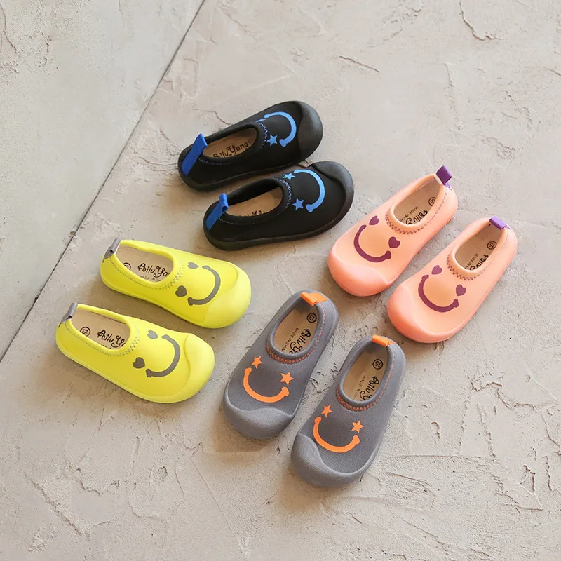 

2025 New Soft-soled Children's Kindergarten Girls Indoor Shoes Outdoor Sports Shoes Elasticity Boys Sneakers