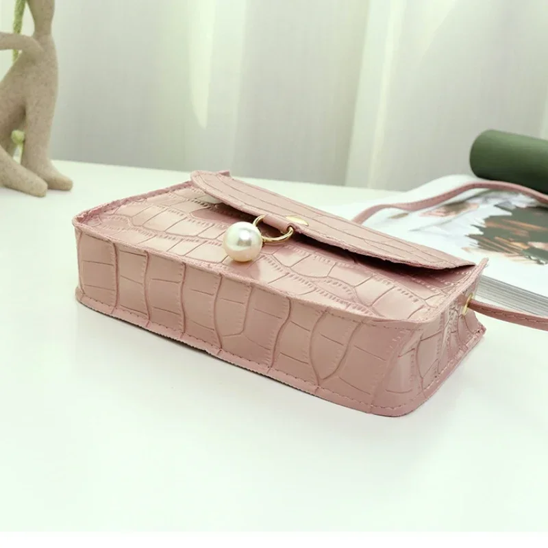 2023 New Shopping Bag Retro Casual Lady Underarm Handbag Stone Pattern Shoulder Bag Female Leather Solid Color Chain Female Bag