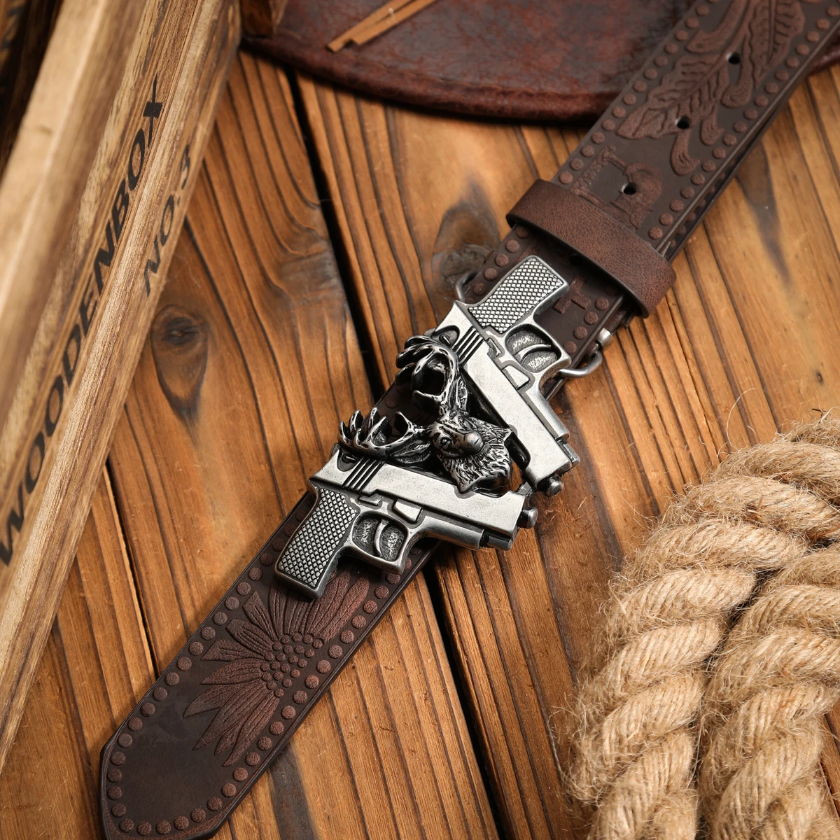 Ein PU-Gürtel im Western-Stil, geeignet für Männer und Frauen, ein einzigartiger Retro-Gürtel in Dunkelbraun (mit perforierten Nieten) – Detail 16