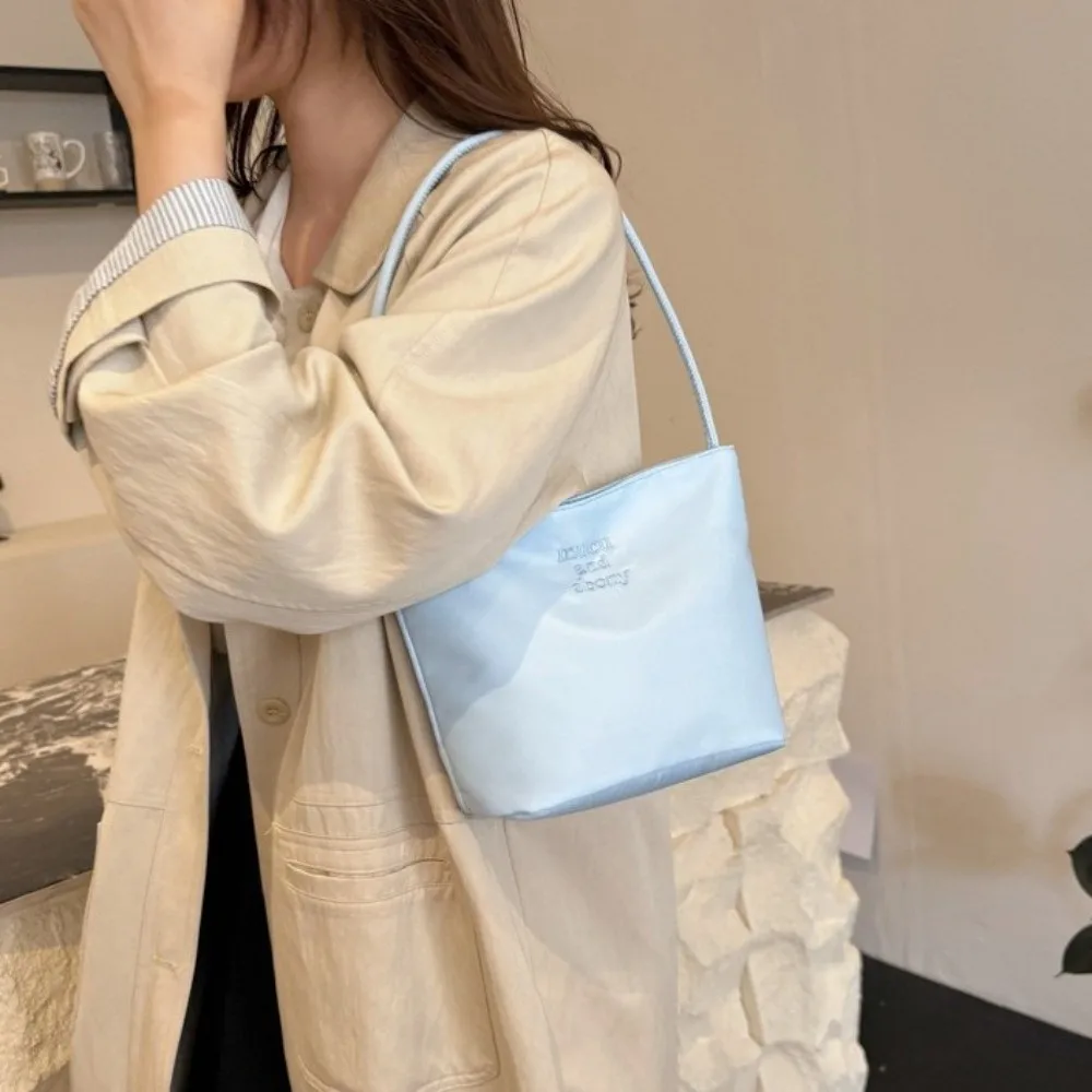 Fashion Oxford Shoulder Bag Embroidered Letters Large Capacity Tote Bag Commuting Waterproof Bucket Bag Women