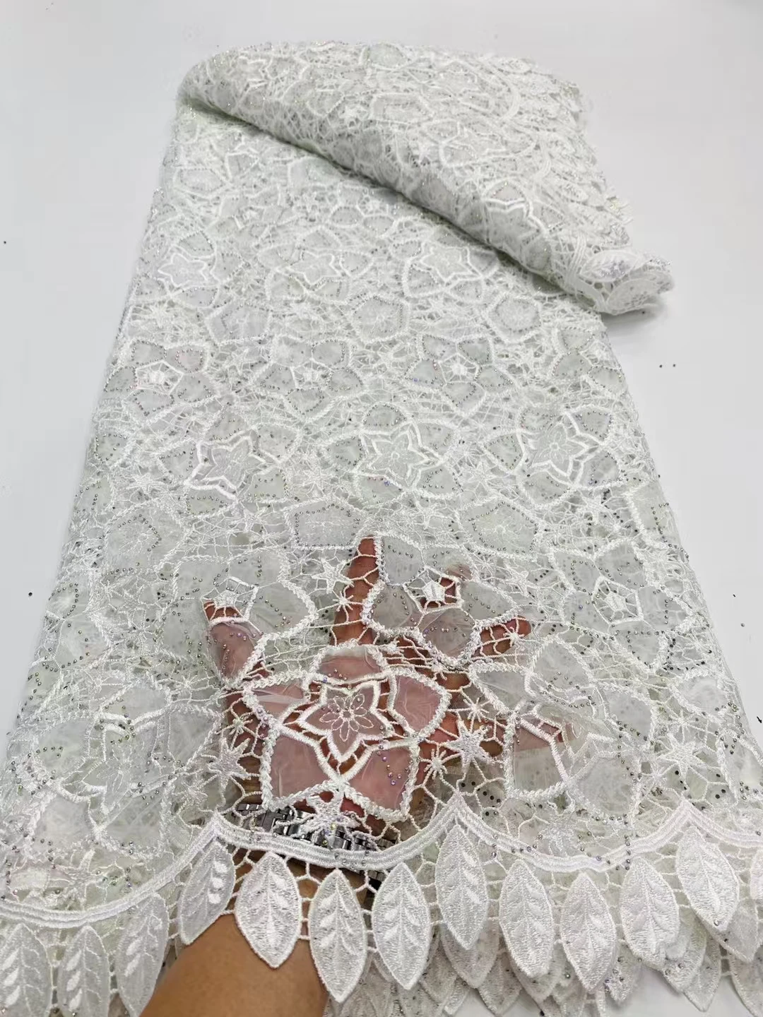 

Latest Luxury Elegant French Embroidery Lace Fabric Nigerian With Stones Fabric For Wedding Party Dress DP
