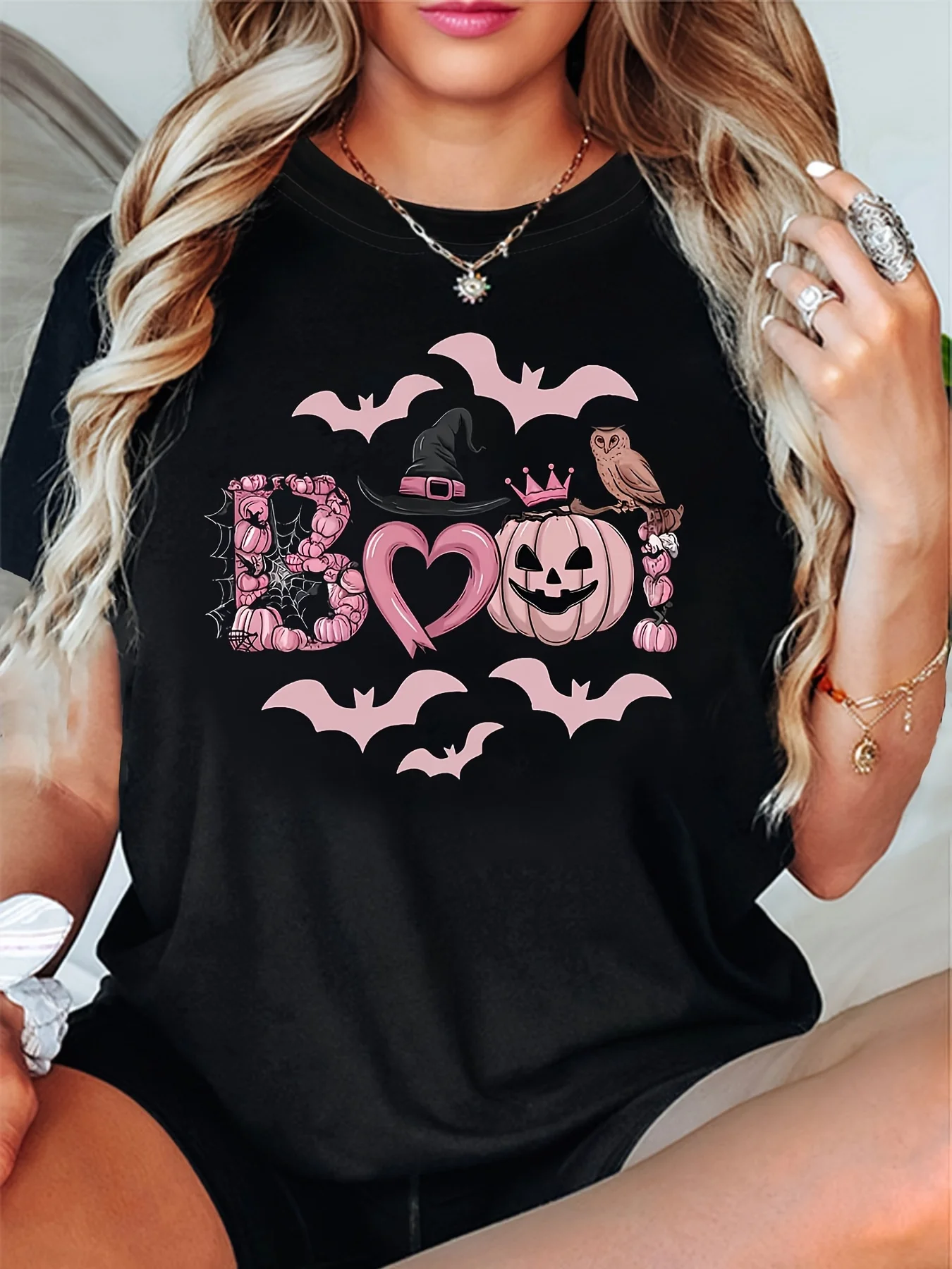 

Розовая футболка с принтом BOO, короткий рукав, круглый вырез, с летучей мышью, тыквой, паутиной, дизайн, наряд для вечеринки на Хэллоуин, BOO для круглого ношения