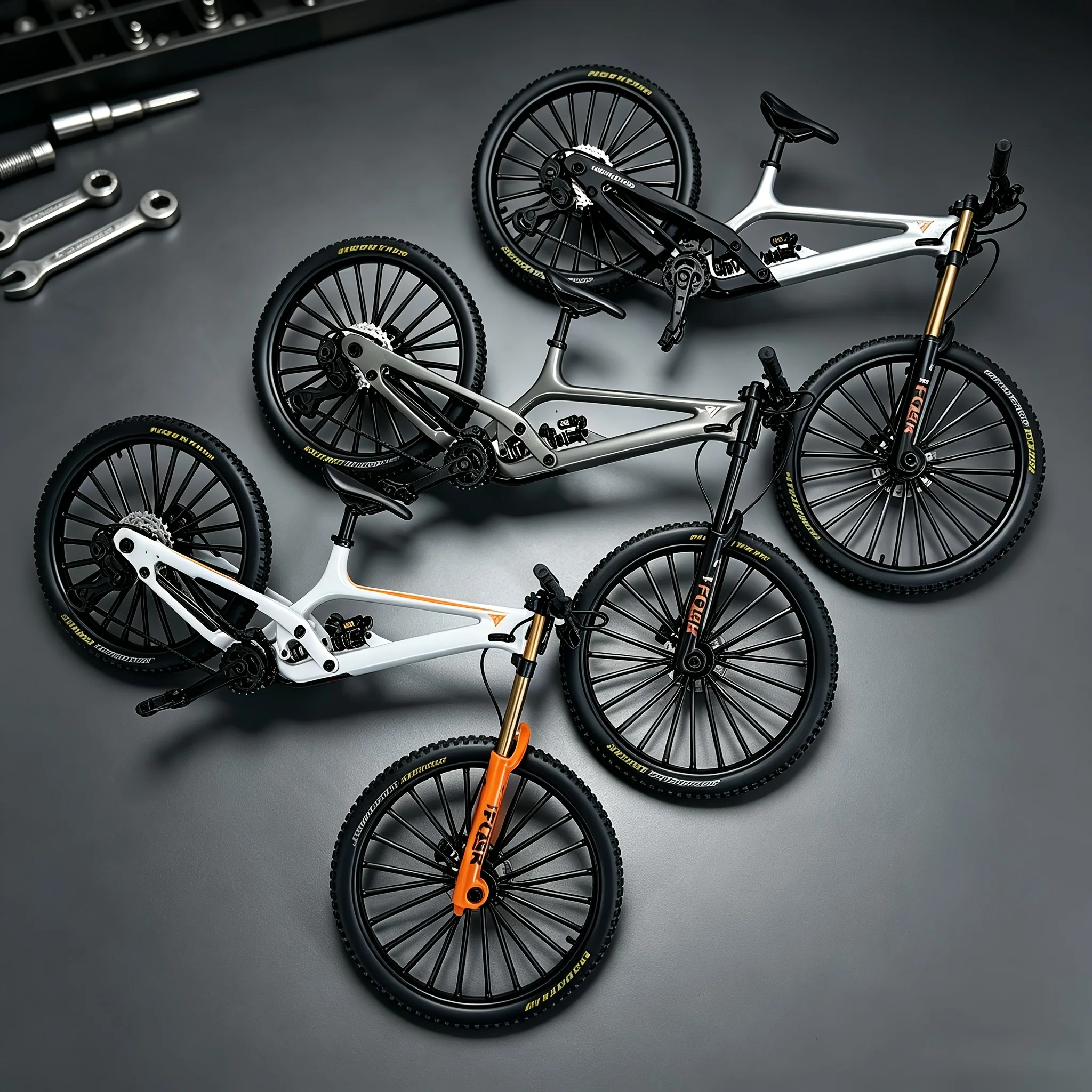 Miniatura de Bicicleta MTB Downhill em Liga Fundida na Escala 1:8 com Suspensão Total, Colecionável, Decoração de Mesa, Presente para Fãs de Ciclismo