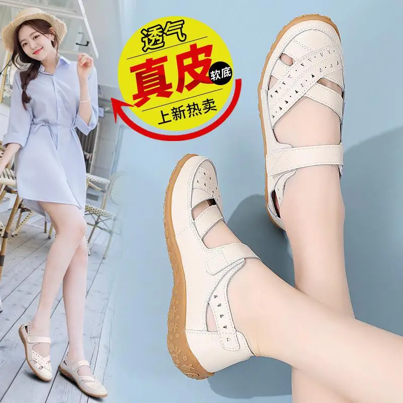 Sandalias planas de piel auténtica para mujer de mediana edad, zapatos informales ahuecados, fondo suave, a la moda, novedad de verano