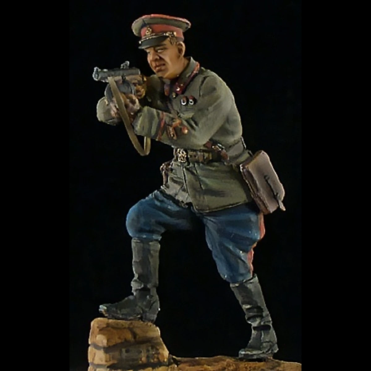 

1/35 фигурка из смолы, неокрашенная модель, военная тема, советский генерал, в разобранном и неокрашенном виде GK