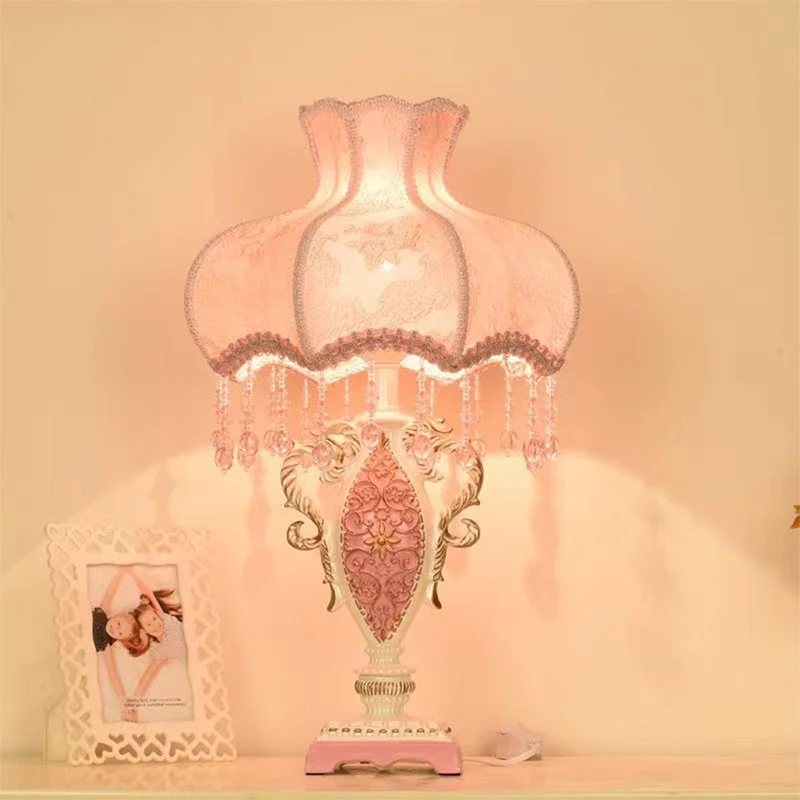 European Pink Table Lamp Luxurious Living Room Bedroom Children's Room Study Villa Hotels LED Creativity Bedside Desk Light