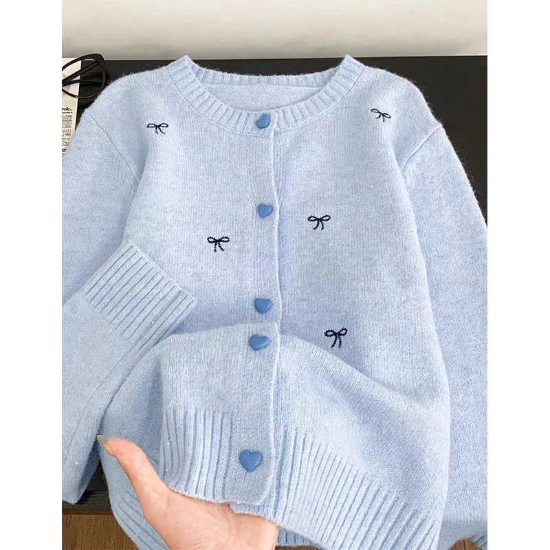 

Свитер с вышивкой и бантом, мягкий универсальный синий вязаный кардиган с круглым вырезом, женский топ, весна-осень 2021, свободная куртка с длинными рукавами