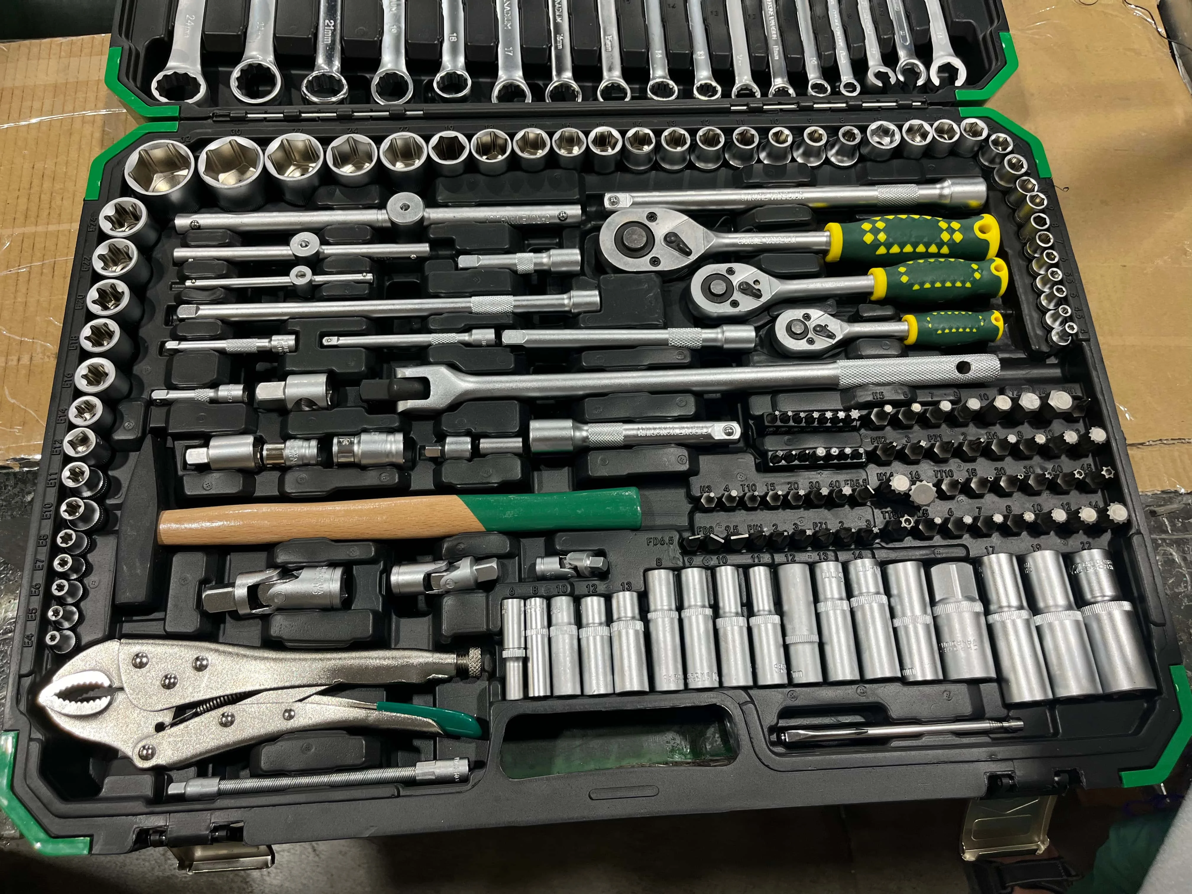 180PCS Household Hand Tool Kit Hardware Box Set Socket Wrench Ratchet Hand Kit Professional Socket Set Mechanic Automotive