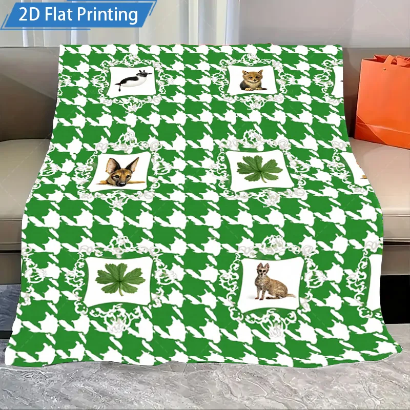 

1pc Flannel Blanket Green Houndstooth Blanket with Animal & Clover Prints, Cozy Home Decor