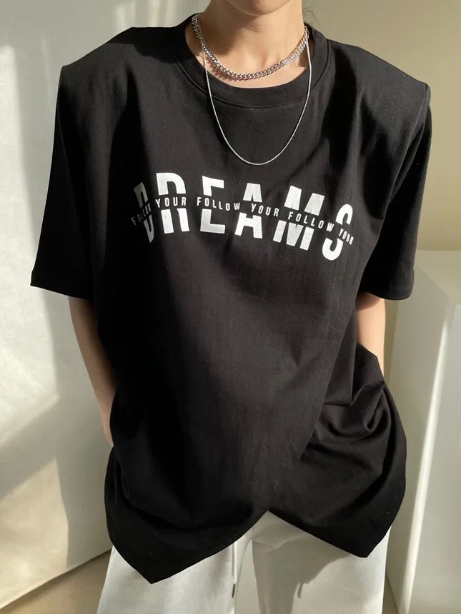 

Шикарная круглая футболка Ne Loose Overhead с буквенным принтом и асимметричным разрезным дизайном ort Sve для женщин, универсальный коврик Sle