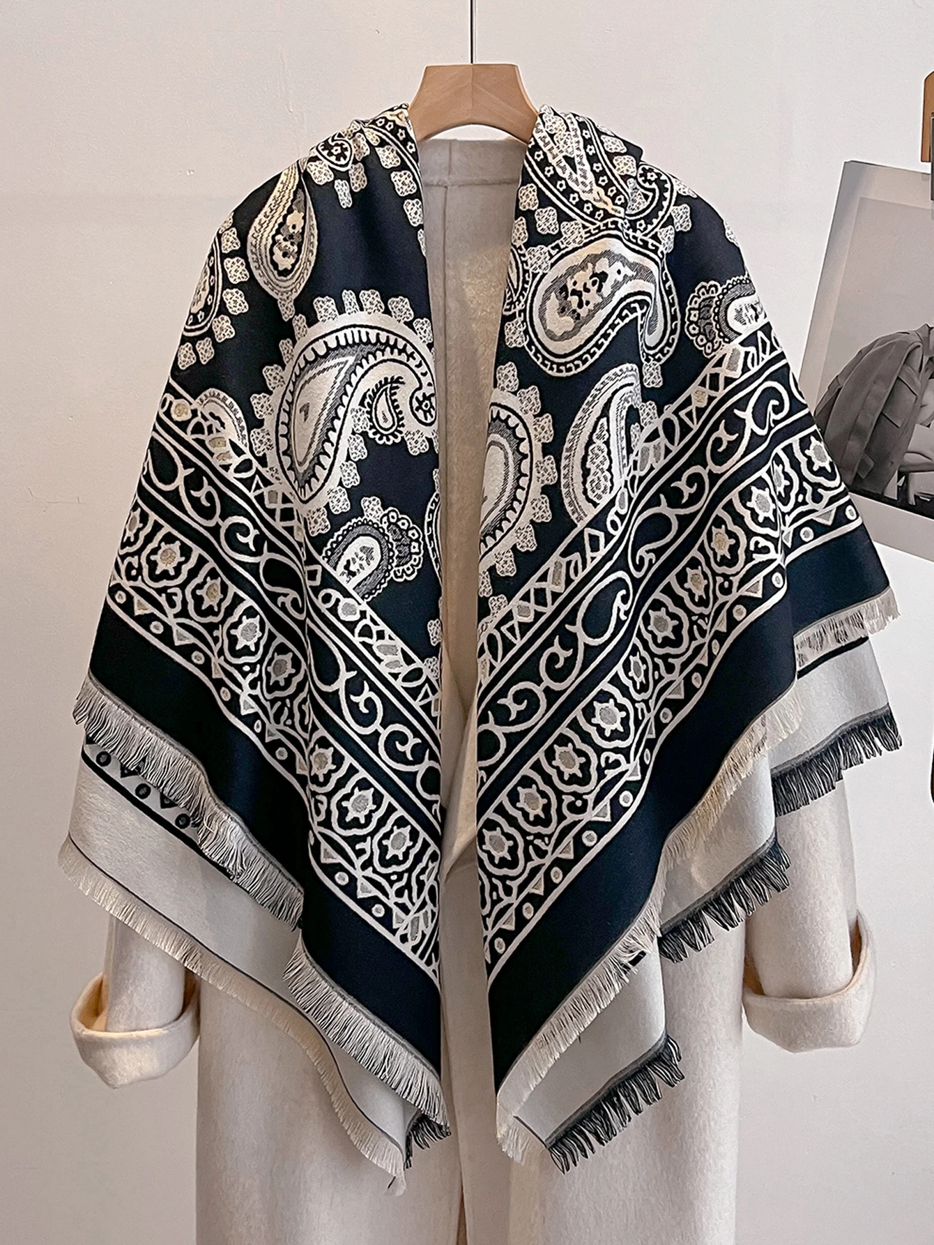 

Роскошный брендовый женский зимний шарф из искусственного кашемира с принтом пейсли, многосторонняя шаль из пашмины с кисточками, стильный аксессуар