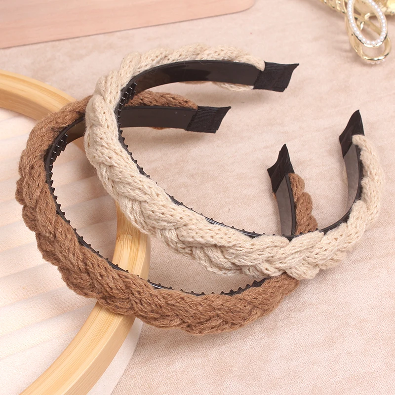 New Retro Weaving Plush Head Hoop Women Face Wash Hairhoop Headwear Autumn And Winter Solid Color Wool Braided Hair Accessories