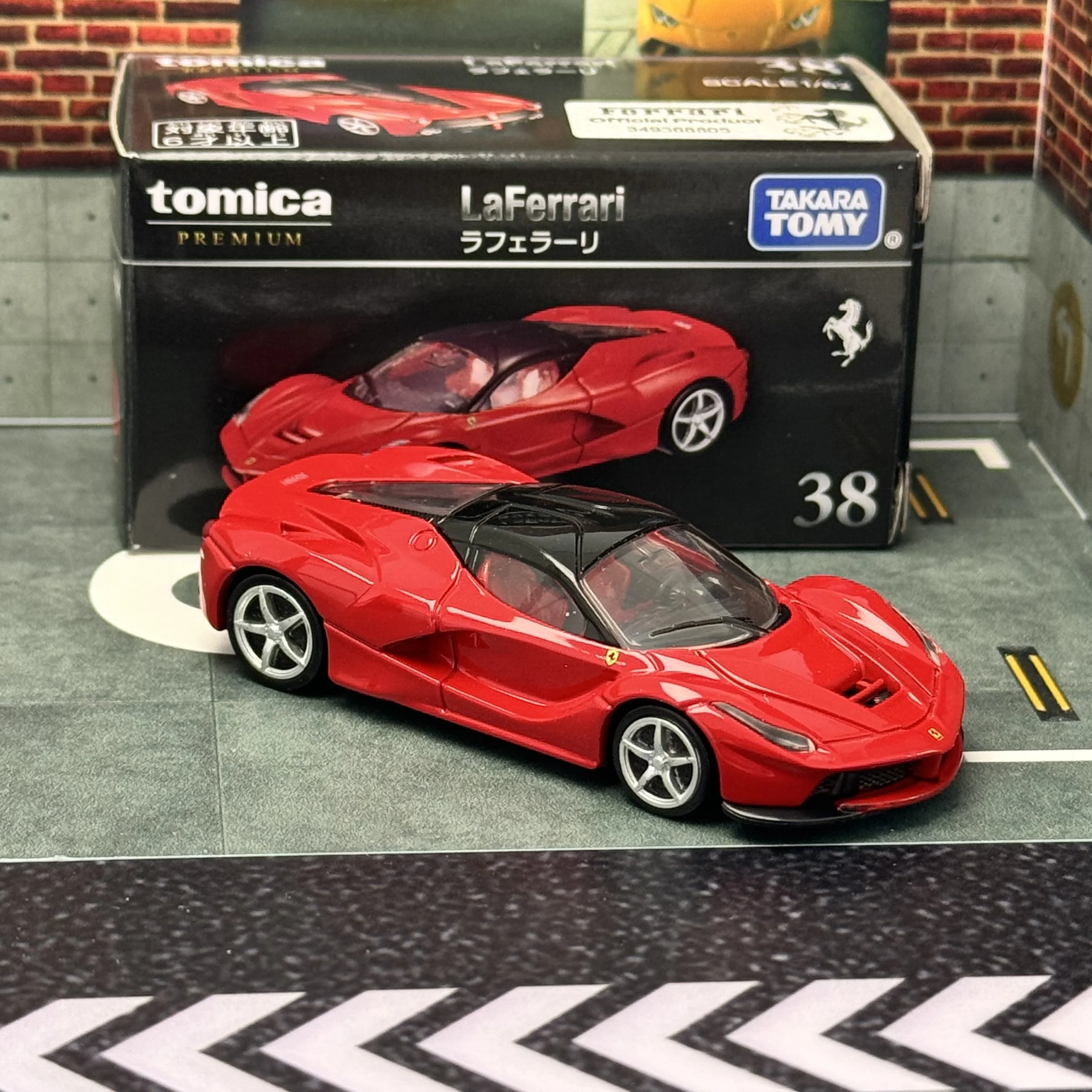 Takara Tomy Tomica Premium 38 La Ferrari Car Alloy Motor Vehicle Diecast Metal Model Kids Xmas Gift Toys for Boys