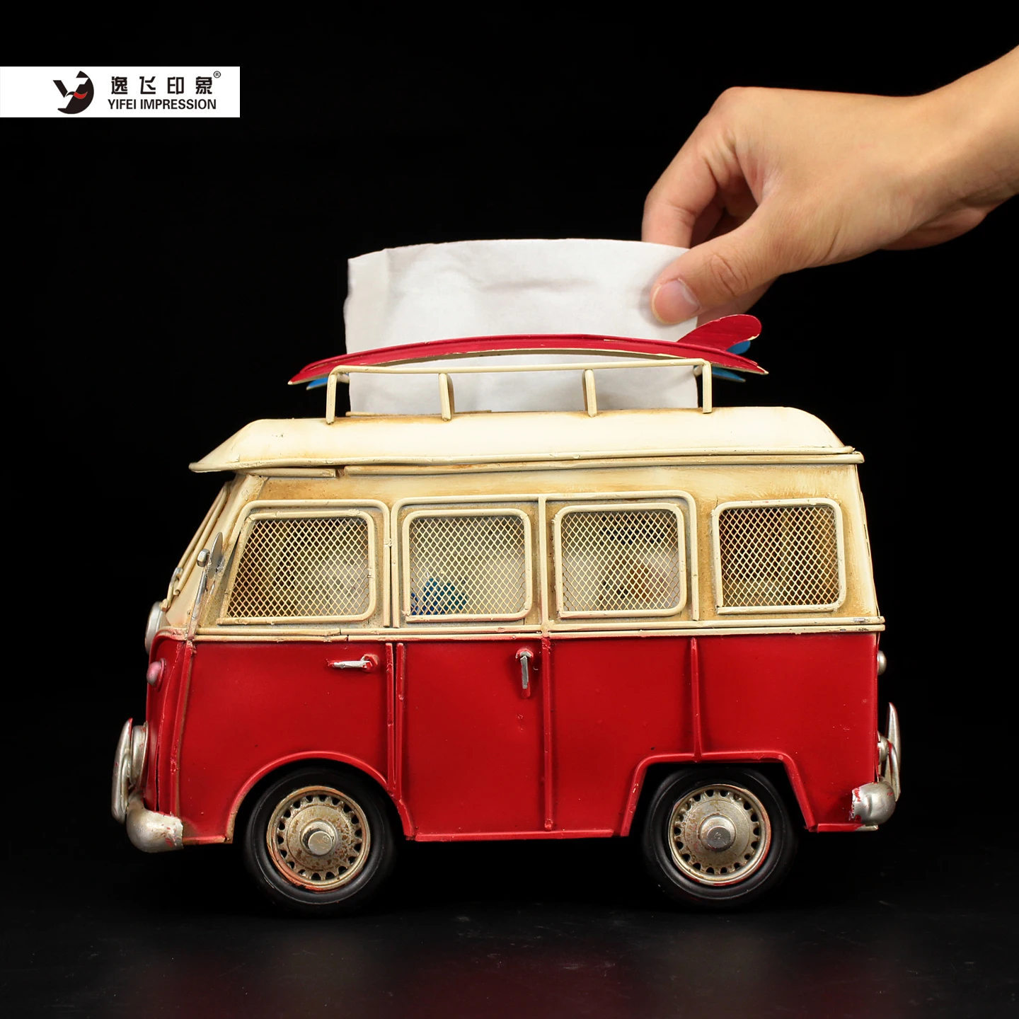 Handmade Retro Red & White Bus Tissue Box Iron Art Nostalgic Van Decor for Desk And Living Room Decorative Tissue Holder