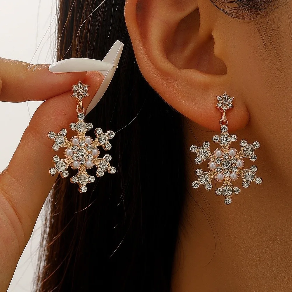 Fashion Luxury Snowflake Earrings Sparking Design Christmas Earrings Crystal Pearl Studs Jewelry Accessories