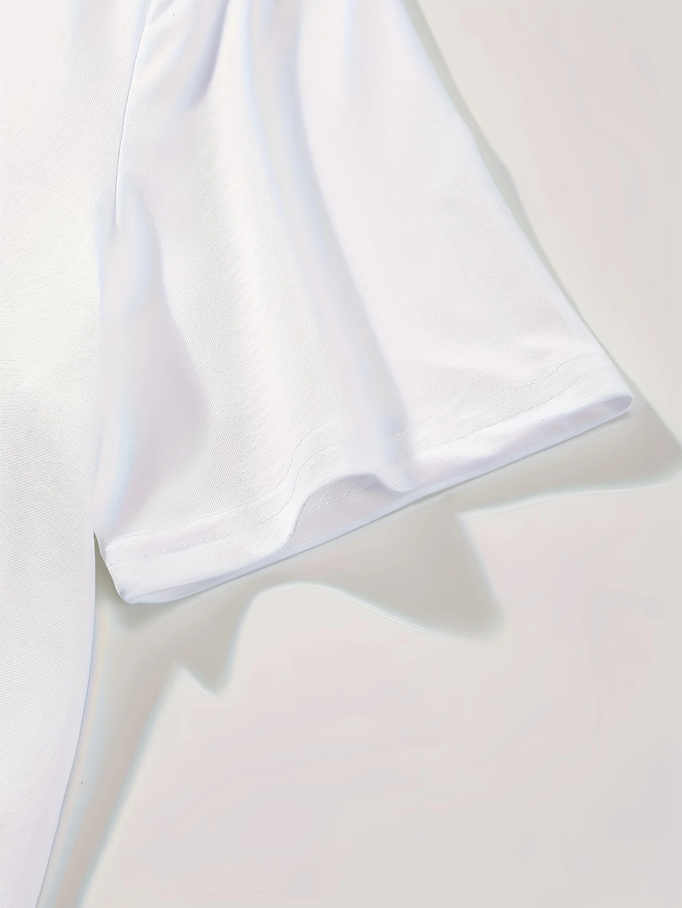 Camiseta gráfica extragrande para mujer: diseño abstracto de arte en la línea y bloques de color, 95% poliéster, 5% mezcla de spandex