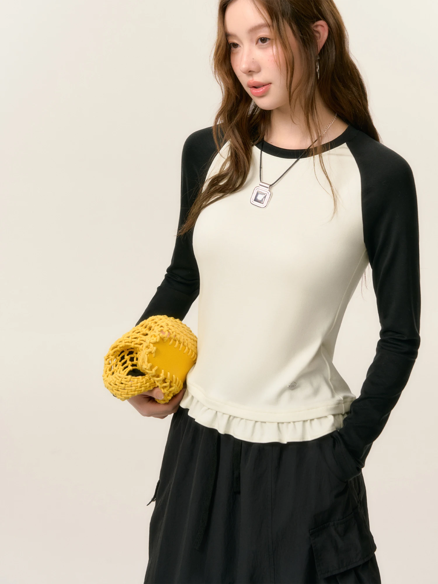 

SOMESOWE Color Blo oulder Sve T-irt with Lace Hem Commute Sle Long Sve round Ne Regular Fit Women's Top