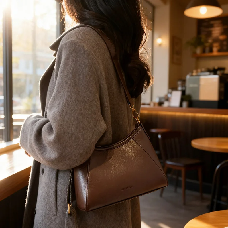 Новинка 2023 года, винтажная женская сумка подмышки, сумка через плечо с верхней ручкой, элегантная сумка через плечо в стиле ретро, очень универсальная и шикарная