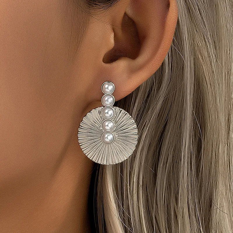 Alloy Electroplating Trend Earrings for Women Geometry Advanced Sense Inlaid with Pearl Round Shape Vintage Piercing Jewellery image 3