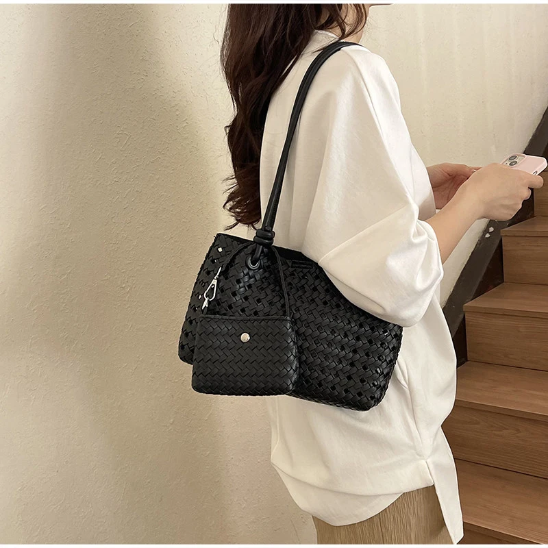 Taschenset, ausgehöhlte gewebte Schultertasche mit passender Geldbörse, lässige Damen-Sommerhandtasche mit Tragegriff, vielseitige weiche Tasche für den Arbeitsweg – Detail 16