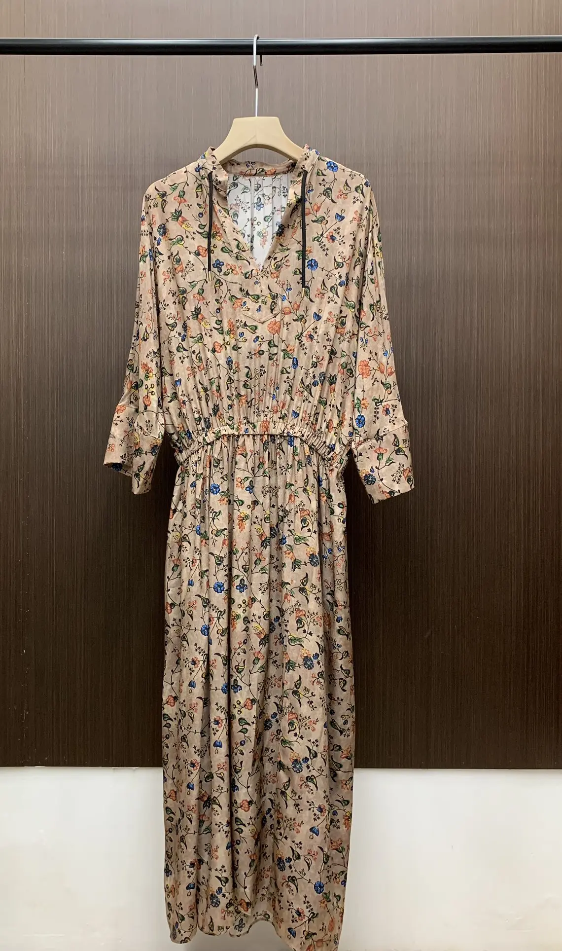 Women's Long Robes 2024 New Spring Summer Silk Printed V-neck Elastic Waist Vintage Long Sleeve Dress