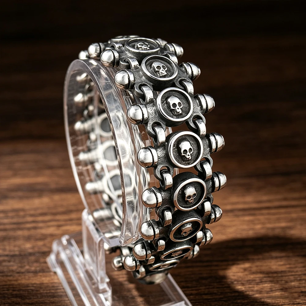สร้อยข้อมือรูปหัวกะโหลก สไตล์ว - Gothic Skull Ring บทวิจารณ์และราคา