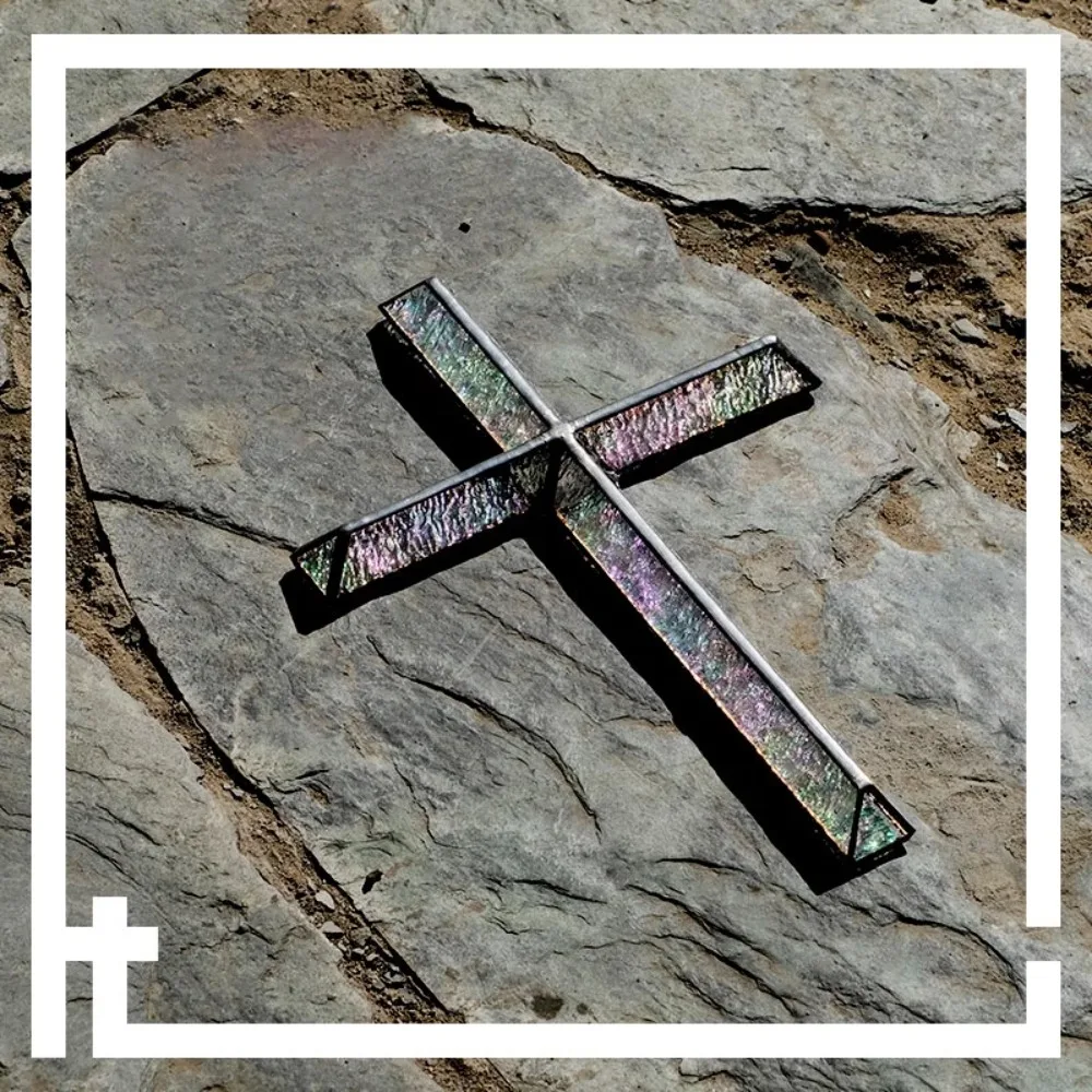 

Creative stained glass cross pendants, retro home wall hanging decorative cross ornaments, hand-spliced glass cross crafts