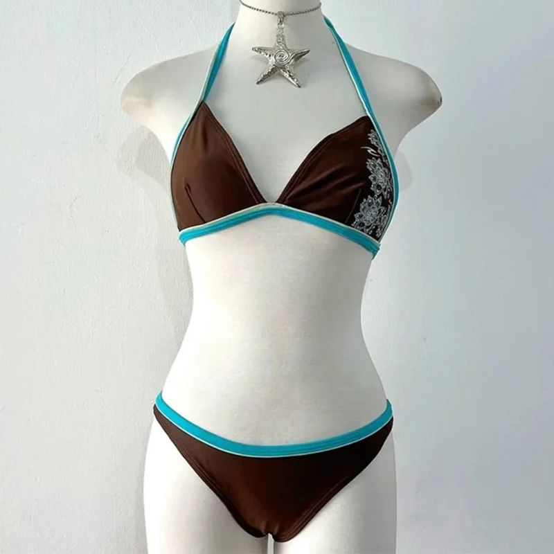 

In the summer of 2026, the new American retro neck triangle cup bikini print is simple and sexy and sexy.