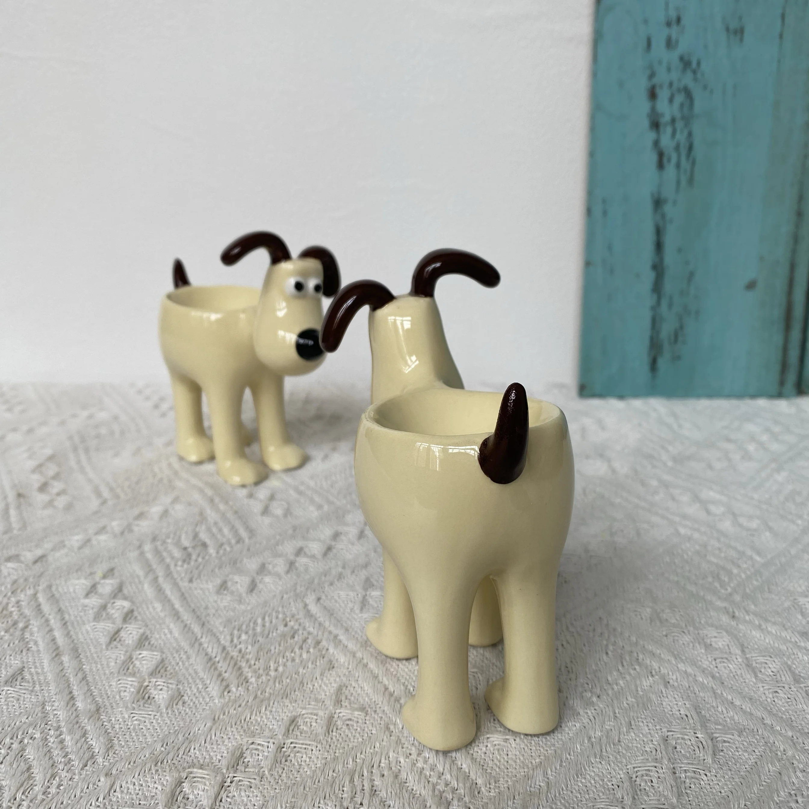 

Last order Personalized egg holder Ceramic egg cup Egg cup Ring beauty blender rack Puff rack Puppy small ornament