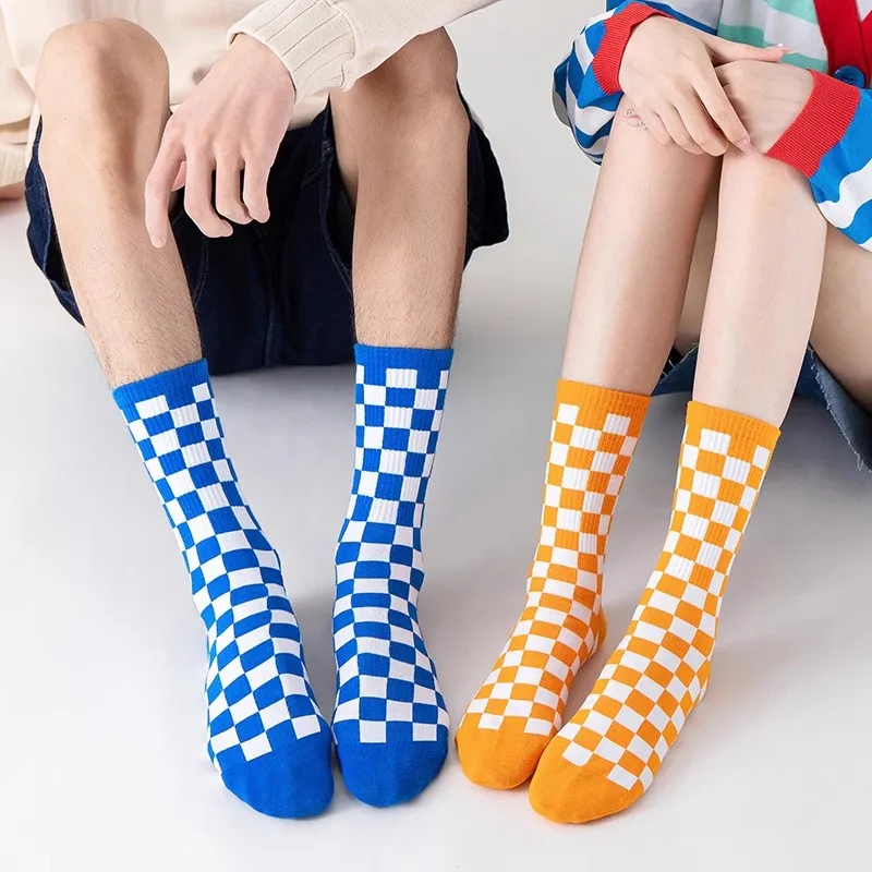 Harajuku Street Fashion Trendly Women Socks Black and White Squares Pattern Socks Men Novelty Skateboard Funny Cotton Socks