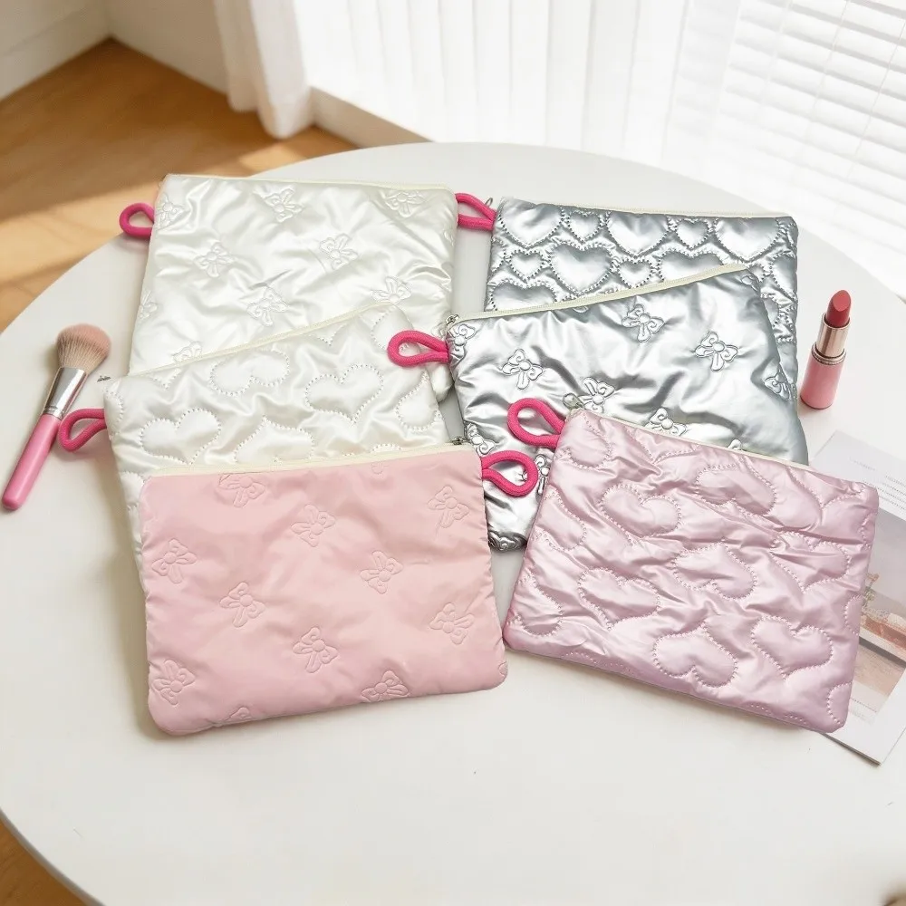 Multi-function Cosmetic Pouch Bow Decoration Satin Material Toiletry Storage Pouch Embossed Heart Quilted Makeup Bag Girls