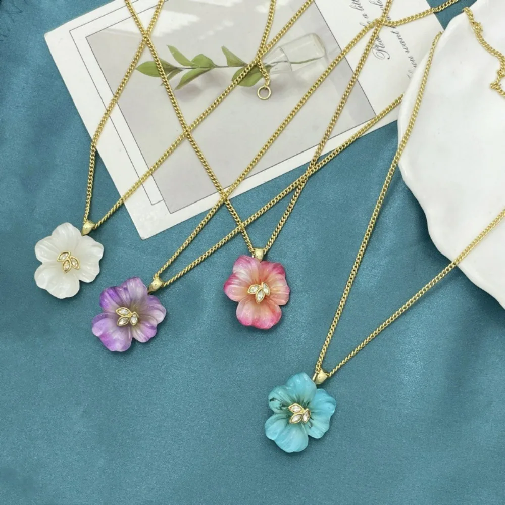 

Cute Sweet Flowers Pendant Exquisite Color Sense Eye-catching Ins Style Fashion Simple Personalized Rhinestone Leaft Necklace