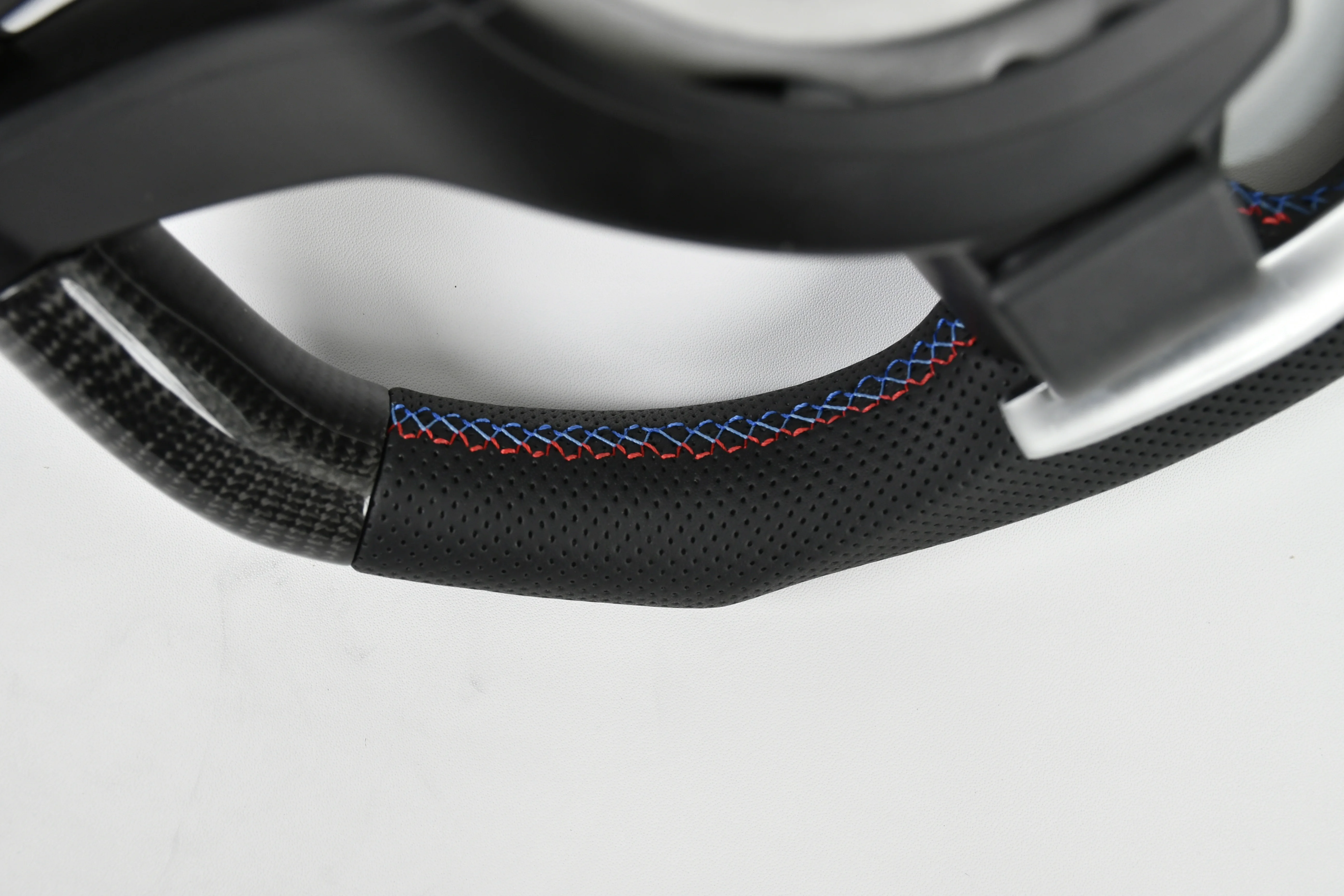 عجلة قيادة كاملة من ألياف الكربون YTcarbon LED RGB لـ F35 F30 F22 F36