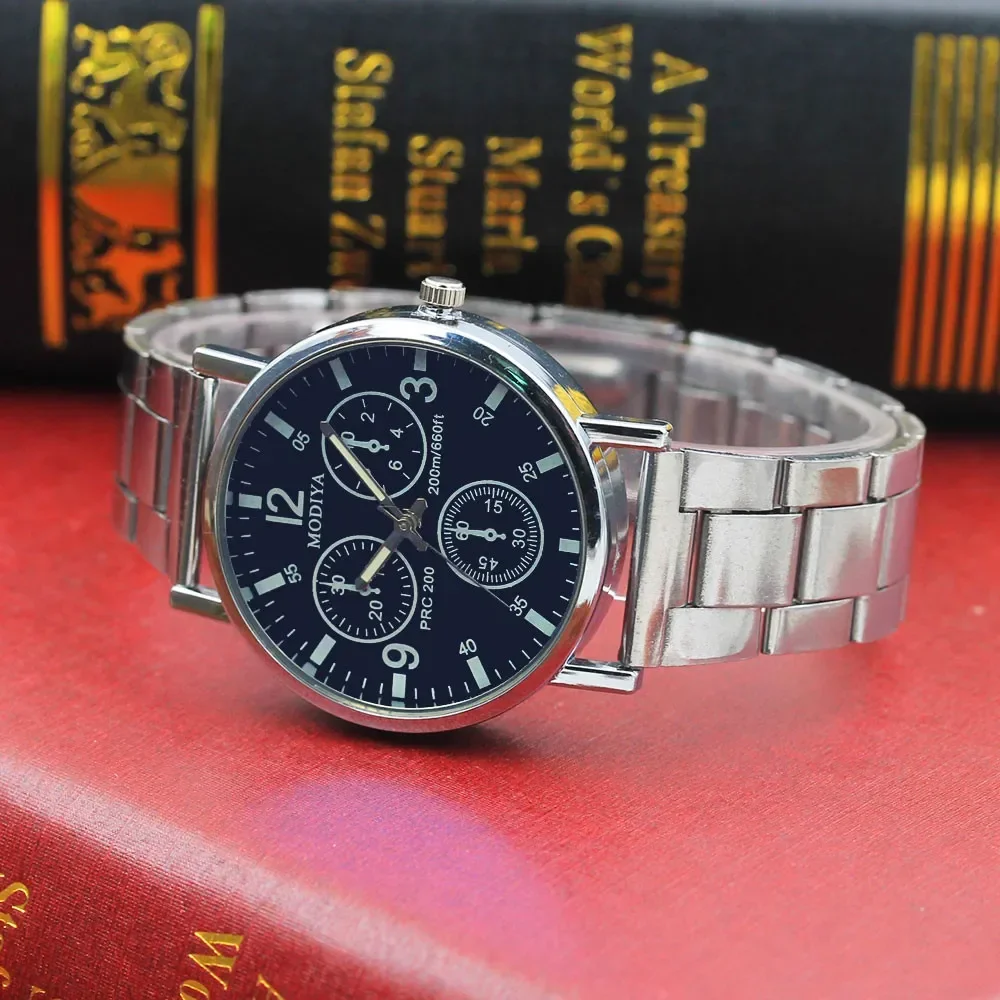 Orologio da uomo d'affari di moda Orologi da polso al quarzo di lusso Orologi Orologio in vetro con bagliore blu in acciaio inossidabile Relógio Masculino Montre