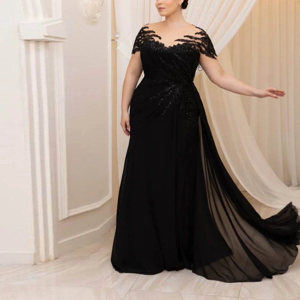 Customized Vintage Mother of the Bride Dress 2026 Sheer Neck Cap Sleeve Wedding Party Attire with Split Plus Size vestidos madre