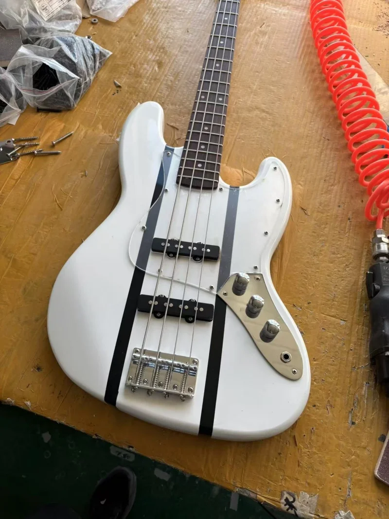 

High quality 4-string electric bass,White body with black stripes,Transparent pickpocket,Live photo,Free delivery